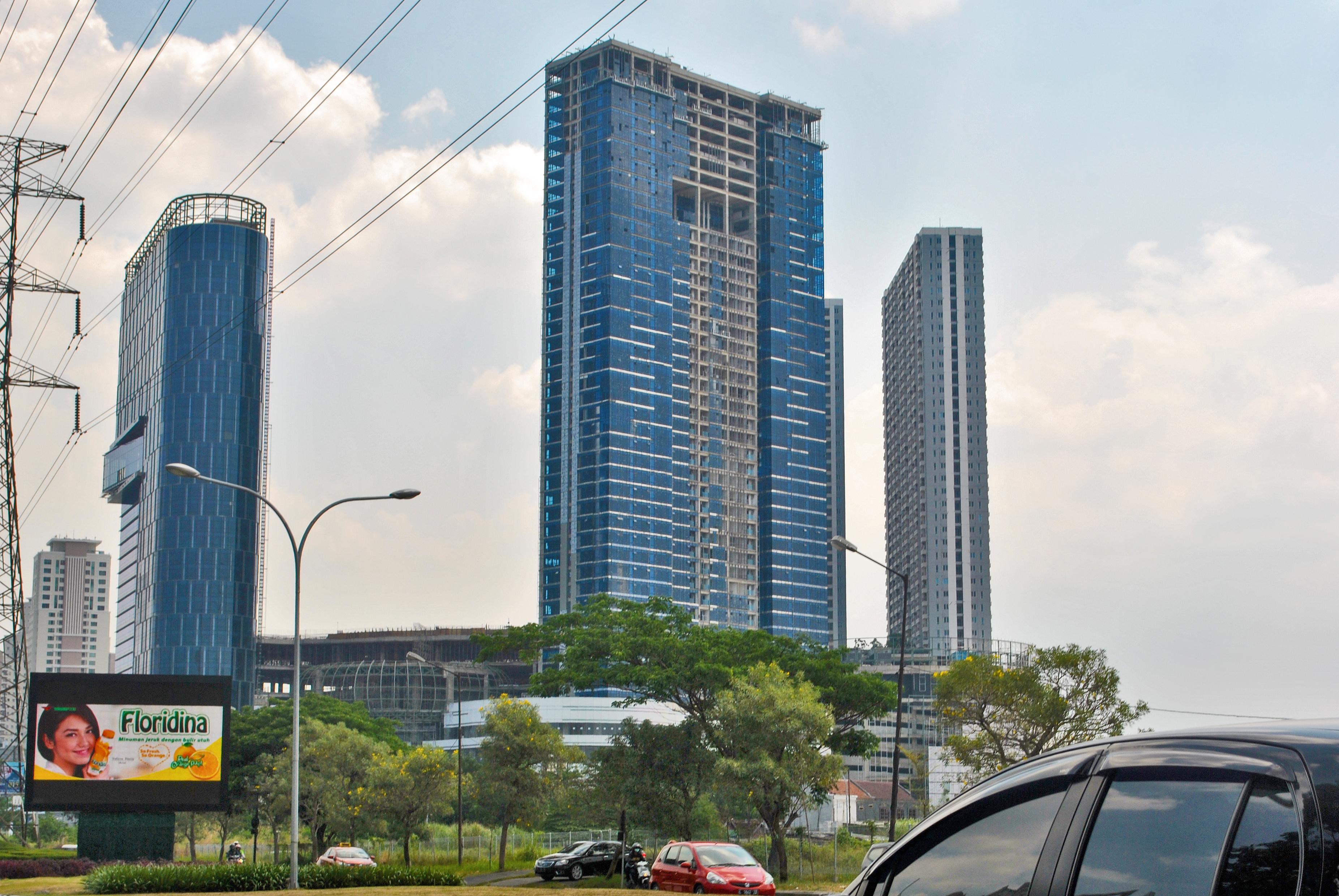 Pusat Membeli-belah Pakuwon